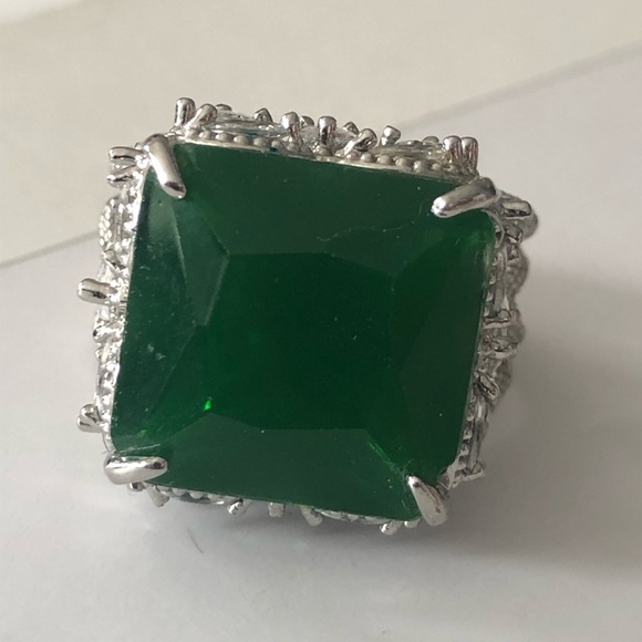 🦚Elegant 925 Silver Ring Green & Clear Stone Sz 9.5🦚 - Picture 8 of 15